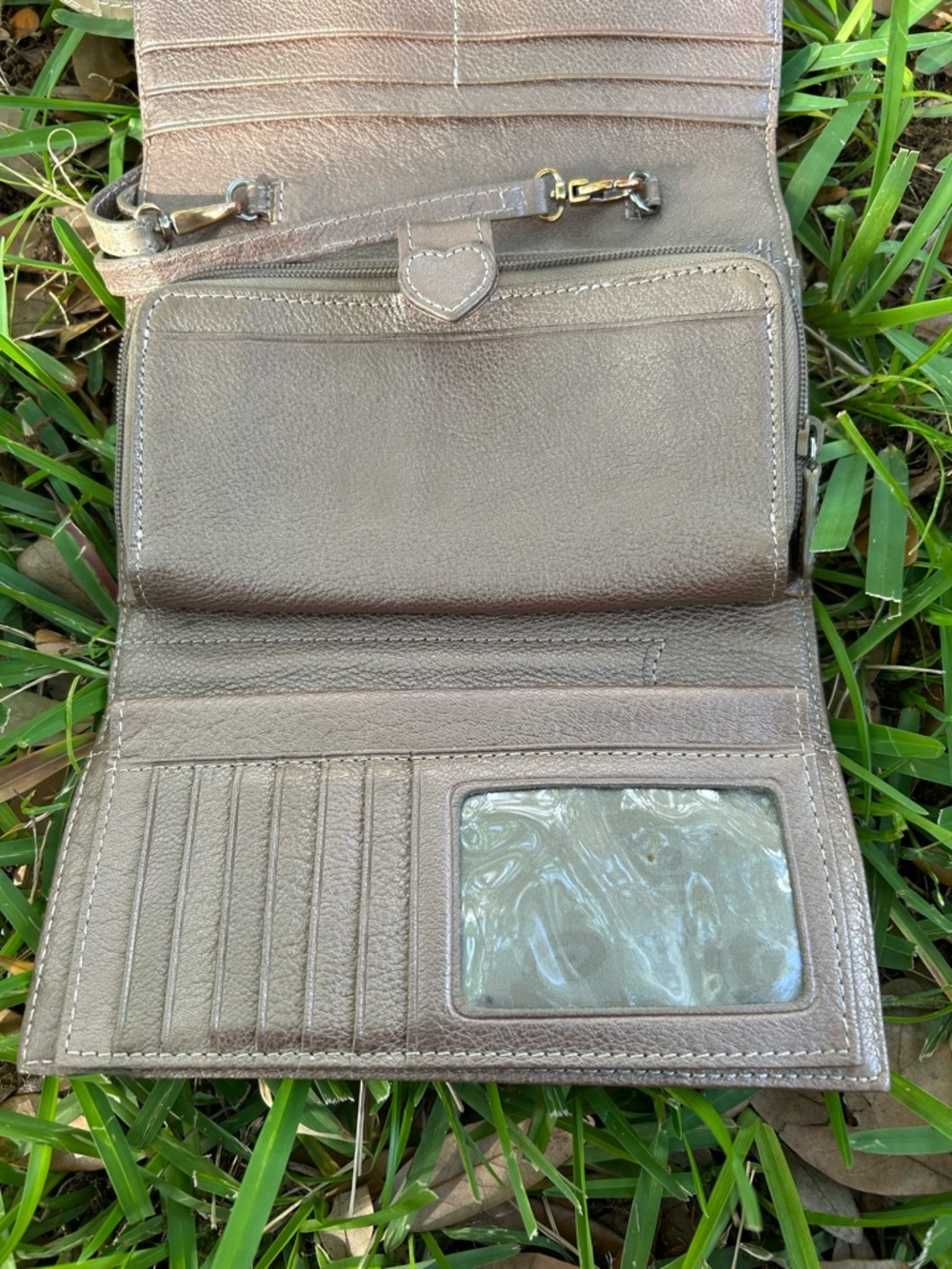 Vintage Croc Embossed Brighton Brown & Cream Crossbody with Gold Trim - Picture 11 of 12